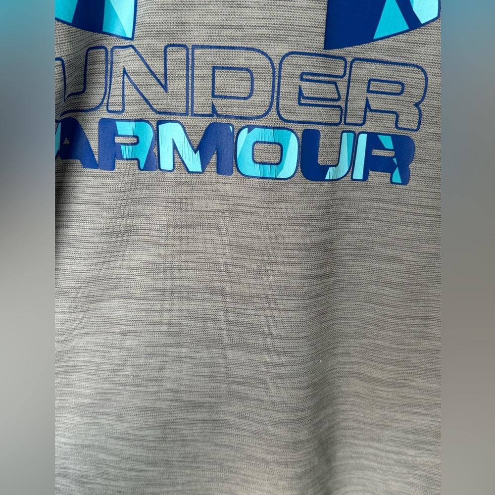 Under Armour Grey HeatGearShirt with Blue Logo Boys Size Youth Medium - Picture 4 of 6